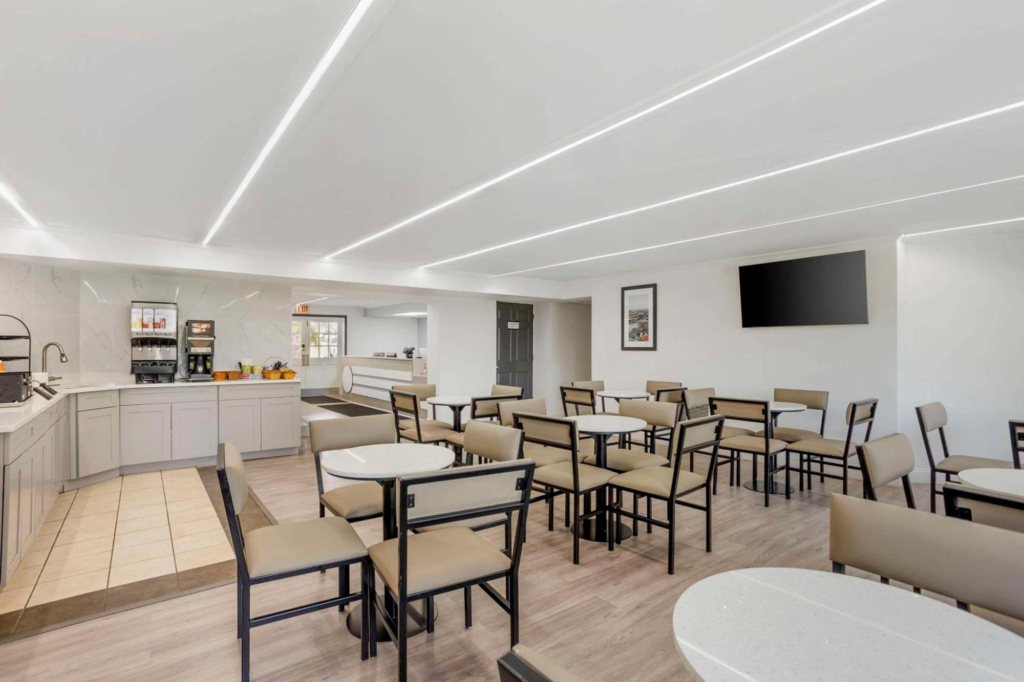 Quality Inn Smoketown  Ngoại thất bức ảnh
