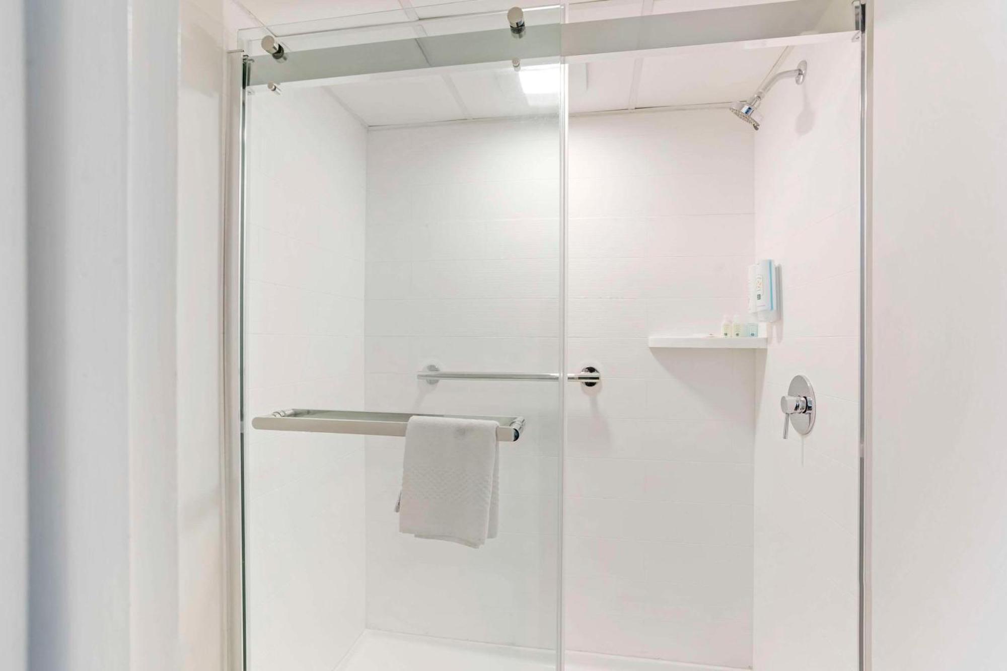 Quality Inn Smoketown  Ngoại thất bức ảnh