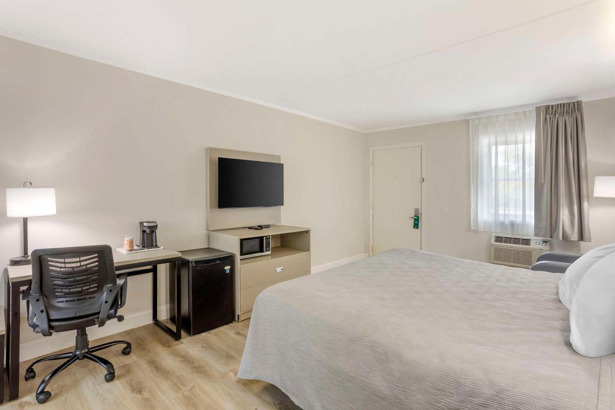 Quality Inn Smoketown  Ngoại thất bức ảnh
