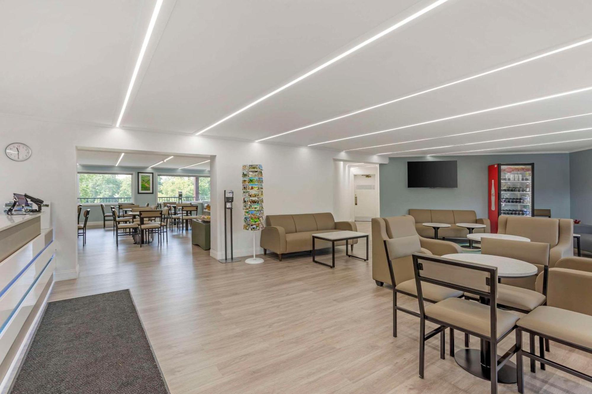 Quality Inn Smoketown  Ngoại thất bức ảnh